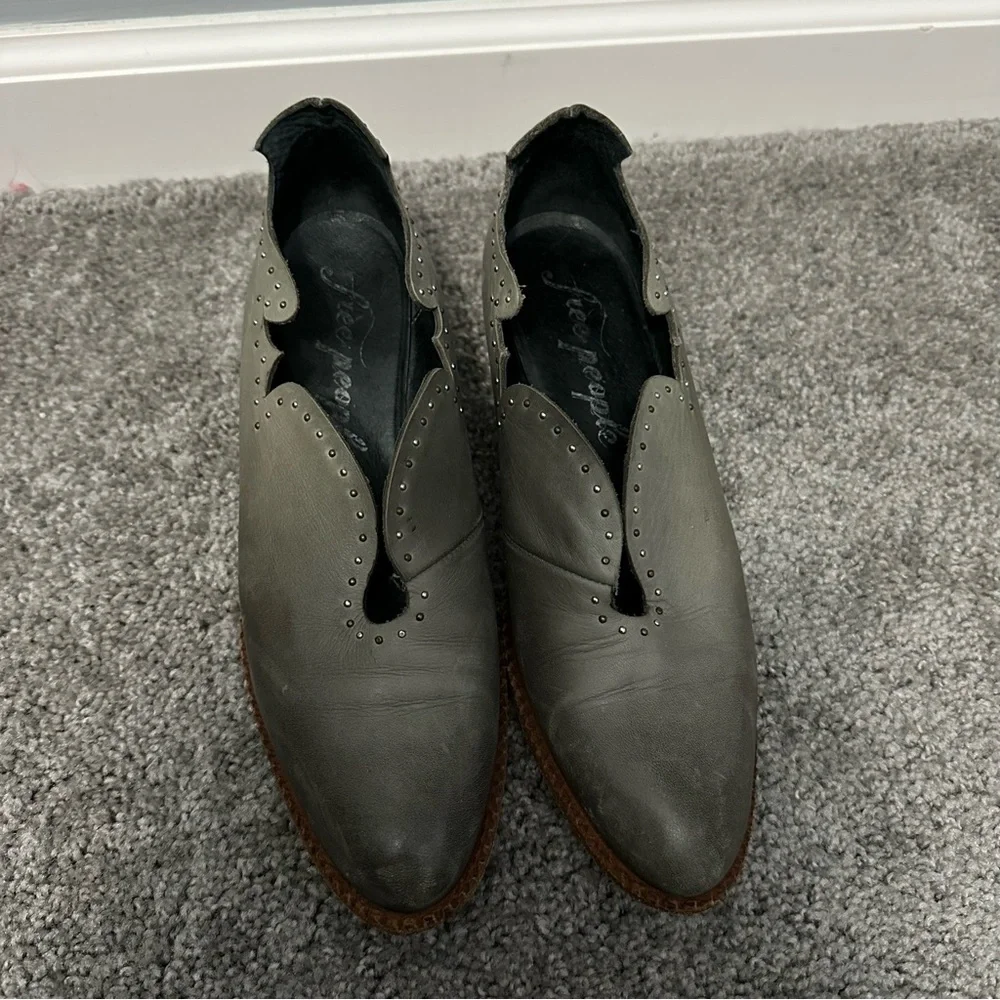 Free People Wild Wyoming Bootie Gray Leather Studded Western Boho Size 8 - Picture 4 of 8